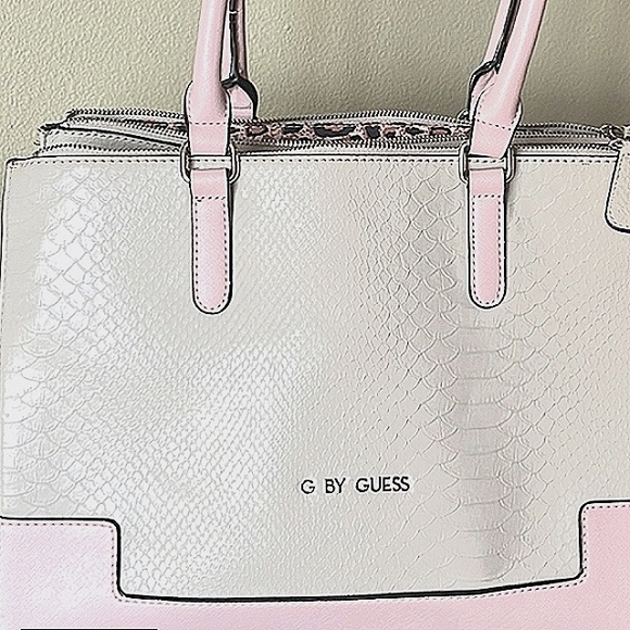 GUESS G by Guess Cream Beige Pink Bag Purse Shoulder Faux Snake Embossed EUC - Picture 1 of 14